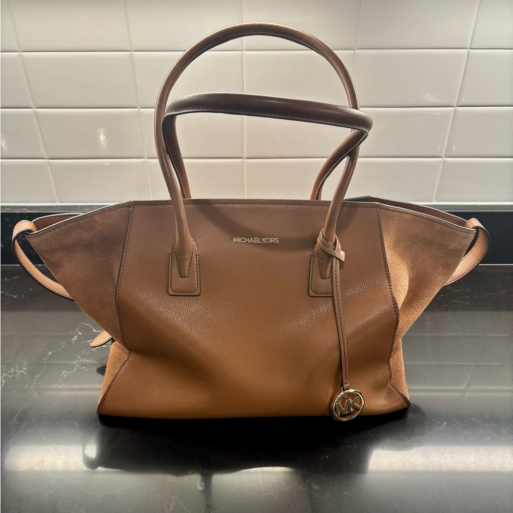 Michael Kors Avril Extra Large Tote